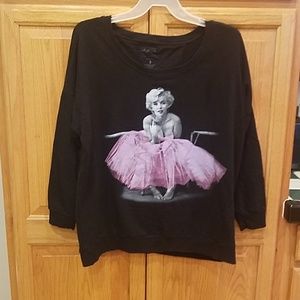 Torrid, Size 3, Marilyn Monroe 3/4 sleeve